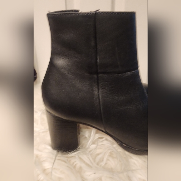 THURSDAY Boot Co Daisy Ankle Boots - Picture 3 of 6